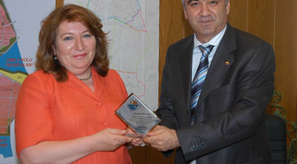 Antalya Osb Müteşebbis Heyeti'nden Ayşe Güliz Yılman'a Plaket