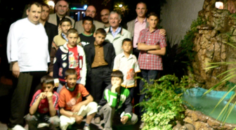 Tarihi Hacı Bekir Islama Köfte Salonu Yetim Çocuklara Yemek
