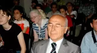 Görme Engellilerle Film İzleyen Başkan Durak Duygulandı