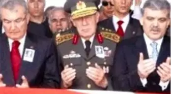 Gözyaşlarına Hákim Olamadı