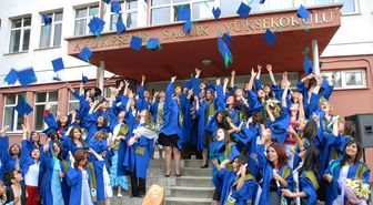 Ahi Evran Üniversitesi'nde Mezuniyet Sevinci