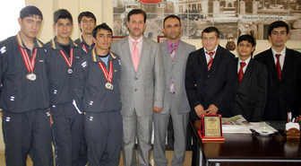 Engelli Şampiyonlardan Başkan Tok'a Ziyaret