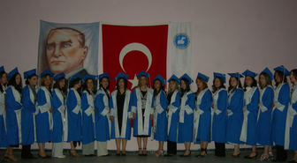 Muş Sağlık Meslek Yüksek Okulu 7. Yıl Mezunlarını Verdi