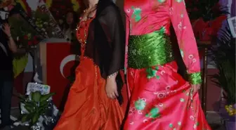 Diktikleri Kıyafetleri Podyumda Sergilediler