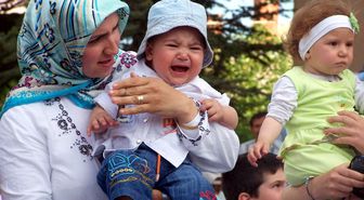 Emekleme Yarışmasında Bebekler Uzun Süre Ağladı