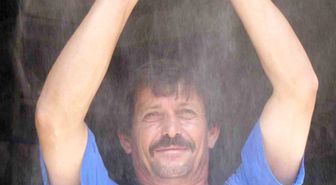 Çanakkaleli Esnafın Hava Sıcaklığına Karşı İlginç Serinleme Yöntemi