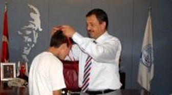 Boksörler, Büyükşehir Belediyesi'ni Ziyaret Etti
