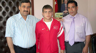 Milli Güreşçi Rahman Bilici'den Başkan Yaylalı'ya Ziyaret…