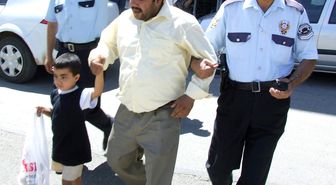 İşsiz Kaldı Çocuğunu Jiletle Rehin Aldı