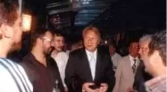 Çizerlerle Erdoğan'ı Çekiştirdi