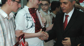 Rize'de ÖSS ve Oks'de Dereceye Giren Öğrencilere Çeşitli Ödüller Verildi
