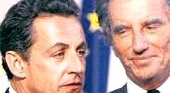 Sarkozy, Sosyalist Parti'yi Dinamitliyor