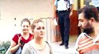 Yatak Odasında 4 Hırsız
