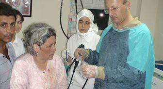 Midesinden 12 Santim Uzunluğunda Solucan Çıktı