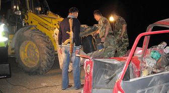 Otomobil Kepçenin Altına Girdi: 2 Ölü, 2 Yaralı