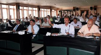 Sıcaklar Trafoyu Patlattı, Meclis Karanlıkta Toplandı