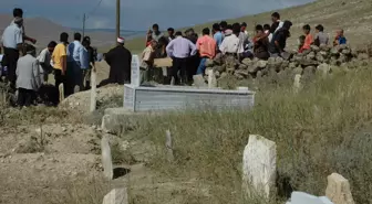 Cesedi Bulunan Anne Toprağa Verildi