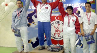 Judo'da Erzurumlu Sporcu Nurcan Yılmaz, Balkan Şampiyonu Oldu