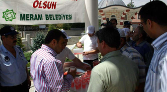 Meram Belediyesi'nden Şerbet İkramı