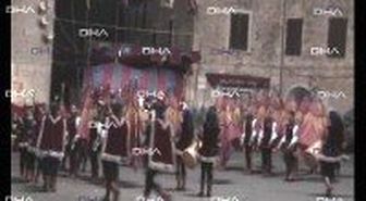 Okul İçin Kızının Dinini Değiştirecek