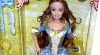 Mattel Yine Oyuncakları Topluyor