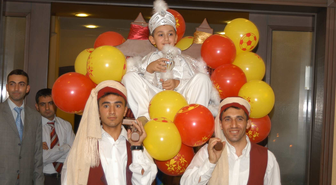 Atsız Ailesinin Mutlu Günü