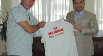 Yenişehir Belediyespor ve Kosovalı Oyunculardan Vali Aksoy'a Ziyaret