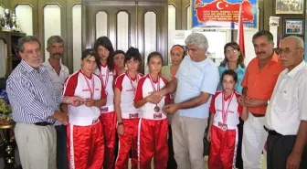 Başarılı Sporculara Ödül