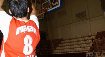 İzmir Engelli Basketbol Ligi'nde Avrupa Finalini İstiyor.