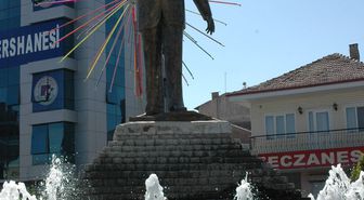 Afyonkarahisar'da 'Atatürk Heykeli' Tartışması