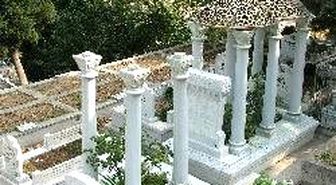 Müren'in Babasının Mezarında Hırsızlık Girişimi