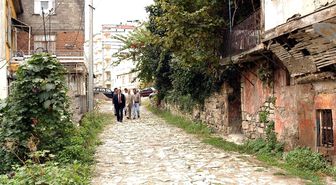 Menekşe Sokak Kurtarılıyor