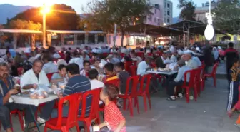 Buharkent'te Yaşayan Binlerce Kişi Aynı Sofrada İftar Açtı