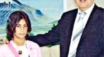 Okuyup Doktor Olmak İsteyen Çoban Kızı, Valiye Sığındı