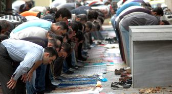 Bursa'da Camilerde Bayram Namazı İzdihamı