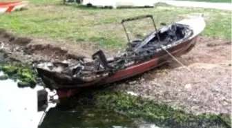 Kocaeli'nde Balıkçı Sandallarını Yaktılar