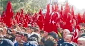 Teröre Lanet ve Cumhuriyet Buluştu 50 Milyon YTL'lik Bayrak Satıldı