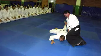 Aikido Kursu Sporcuları Üst Dereceye Yükselmek İçin Ter Döktü