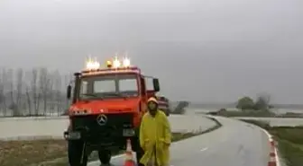 Keşan-enez Karayolu Sel Nedeniyle Trafiğe Kapandı