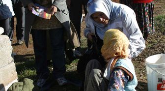 Sevgi Eli, Deprem Bölgesine Yardımlarını Sürdürüyor