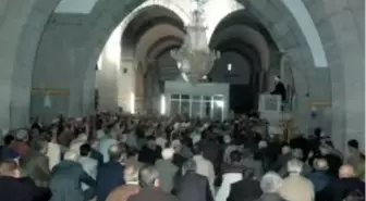 Müslüman Hastaların Yatakları Kıbleye Çevriliyor