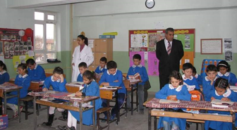 Altıntaş'taki İlköğretim Okullarında 'Okuma Saati' Uygulaması
