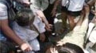 Konuşmayı Bıraktı Yardıma Koştu