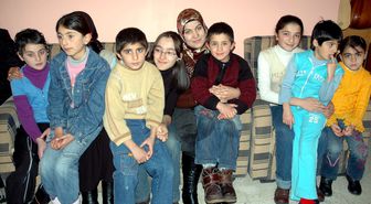 Çocuk Yuvasına Duygulandıran Ziyaret
