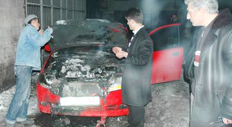 Van'da 2 Otomobil Kundaklandı