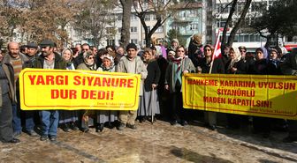 İşçiler Madenin Çalışmasını Köylüler İse Kapatılmasını İstiyor