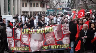 Bursa'da Uğur Mumcu, Maskeli Yürüyüşle Anıldı