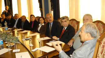 Tarsus Belediyesi Meclis Üyelerine 'Etkili İletişim ve Beden Dili' Semineri