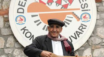 75 Yaşında Öğrencilere Sanat Öğretiyor