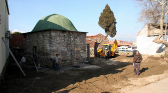 Muhiddin-i Rumi Türbesi'nin Çevre Düzenlemesi Devam Ediyor